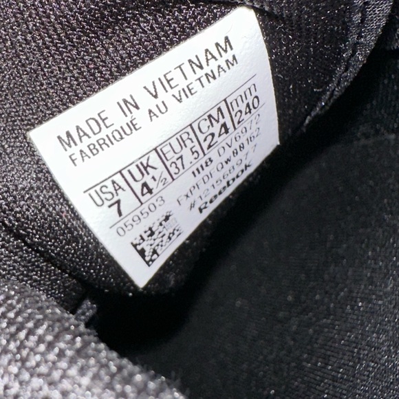 Reebok Flash Film Woman’s Size 7 Sneaker never been worn - Picture 13 of 13